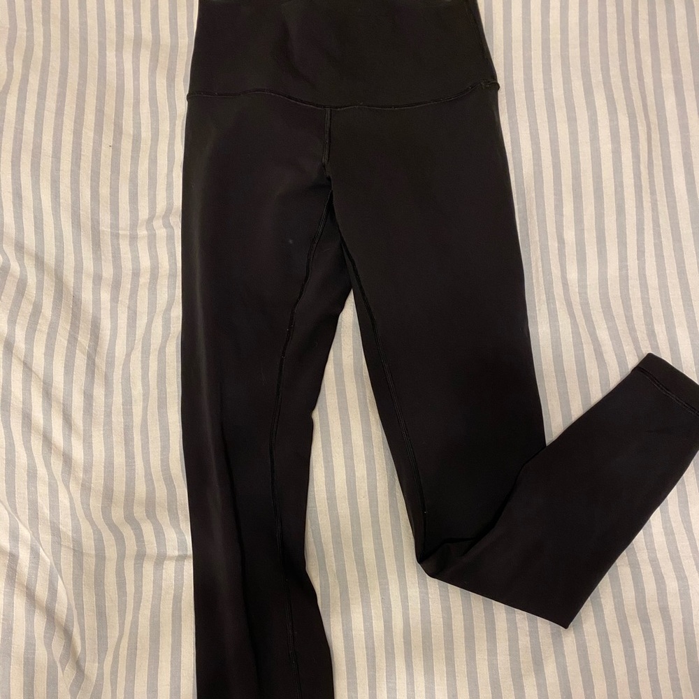 Lululemon Wunder Under Size 6